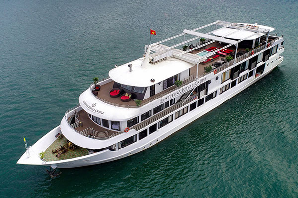 Dịch vụ sơn bả du thuyền số 06