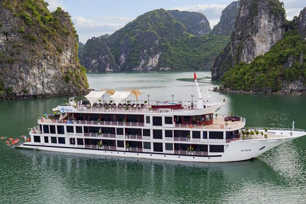 Dịch vụ sơn bả du thuyền số 01