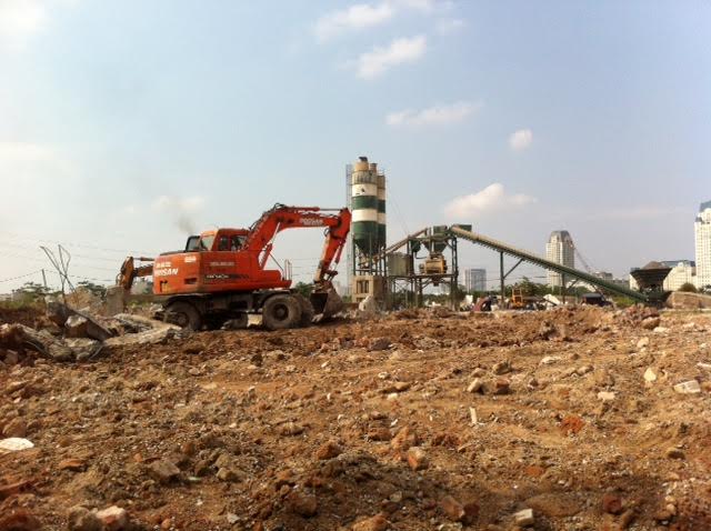 Báo giá thi công máy xúc tại Hạ Long – Nhanh chóng, giá cạnh tranh