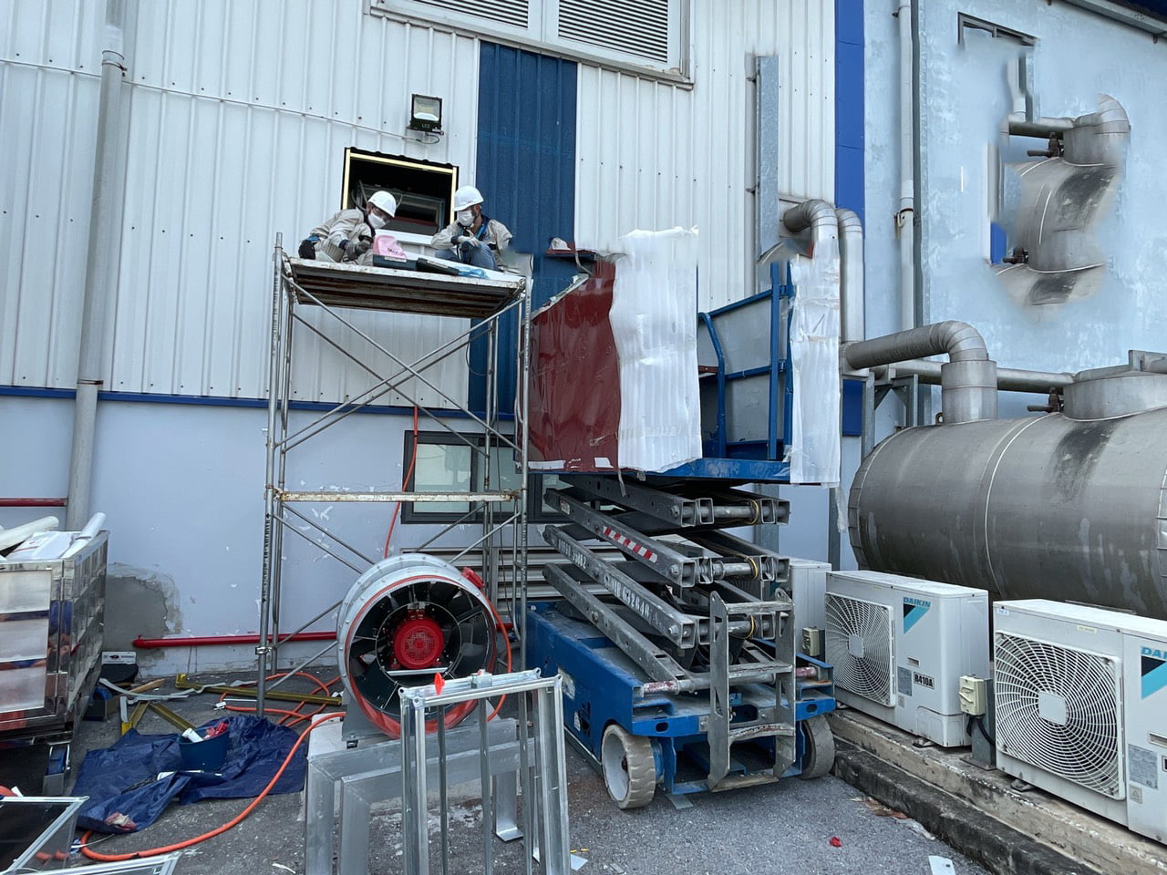 cho-thue-xe-nang-nguoi-tai-ha-long-1