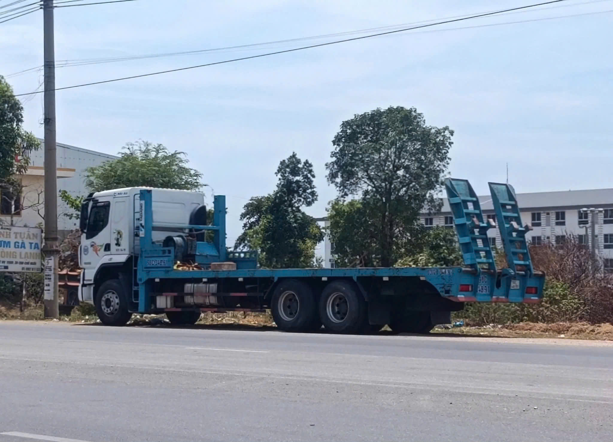 van-chuyen-xe-tai-ha-long