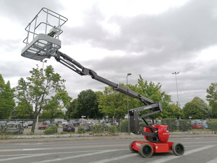 xe-nang-nguoi-boom-lift-QUANG-YEN